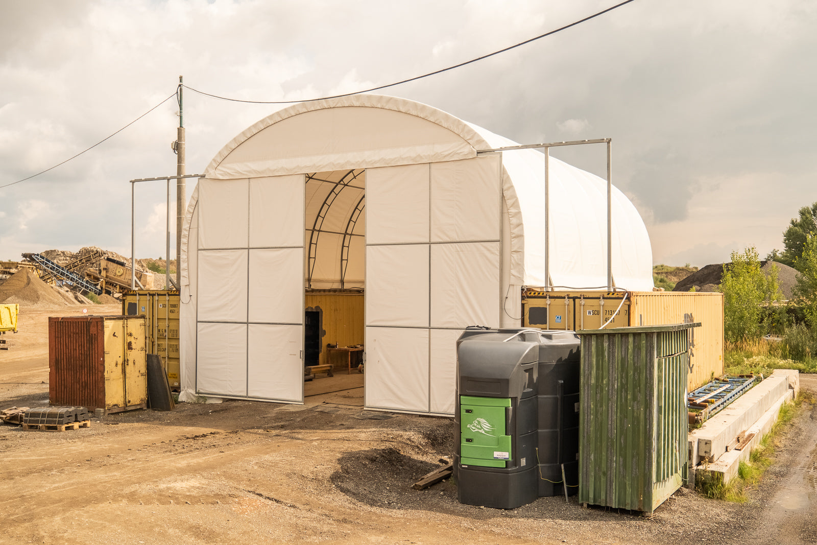 Plachtová hala Container Series na lodních kontejnerech